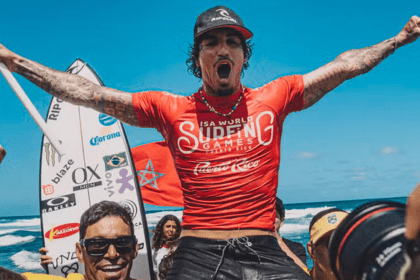 Tati Weston-Webb e Medina garantem vagas extras para o surfe em Paris 2024