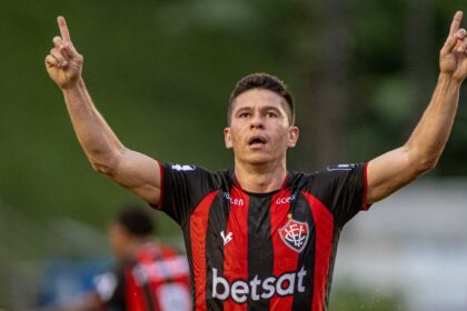 Vitória vence Barcelona de Ilhéus por 4 a 1 e enfrenta o Bahia na final do Baianão