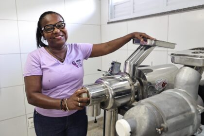 Entrega de cozinha comunitária potencializa produção rural em Taperoá