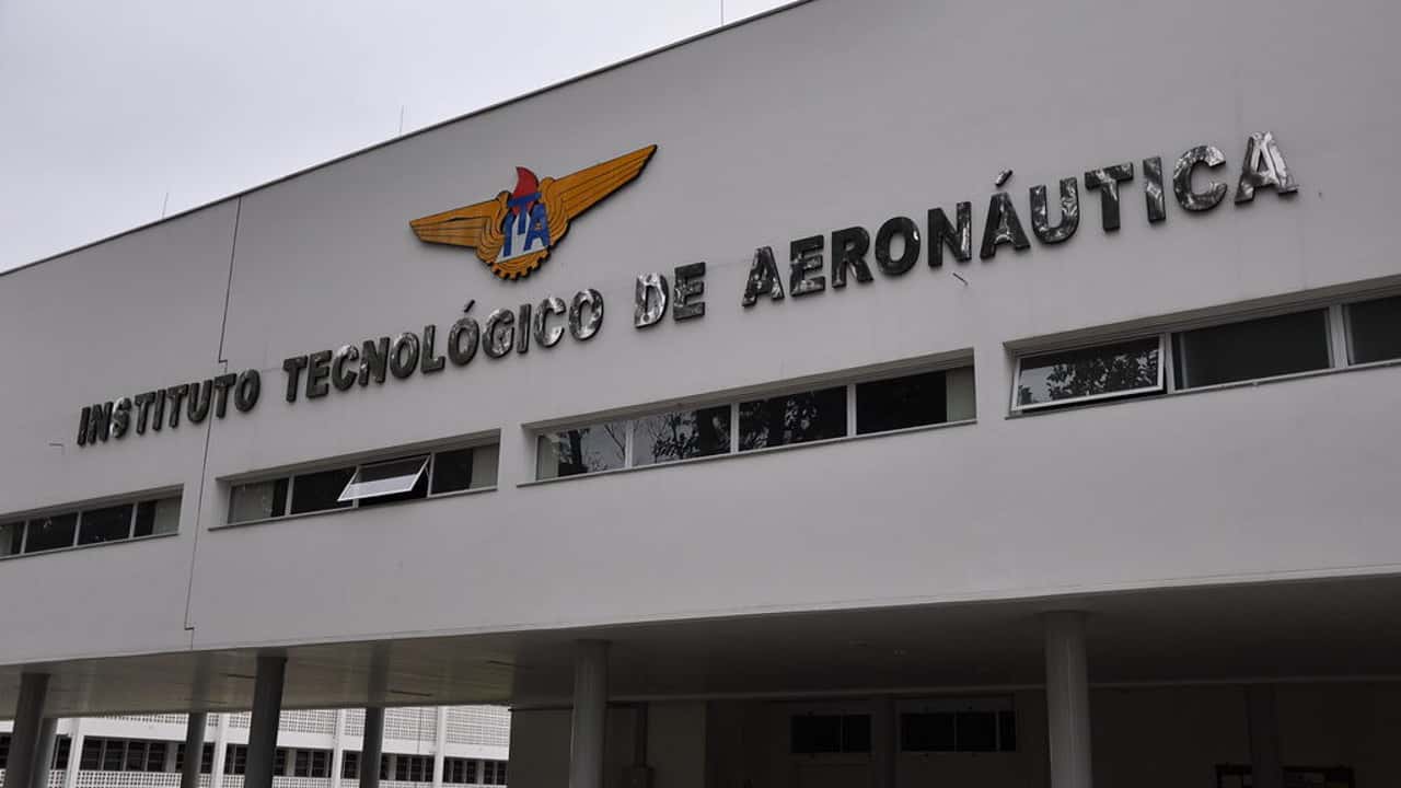 ITA oferece 10 cursos online grátis com certificado