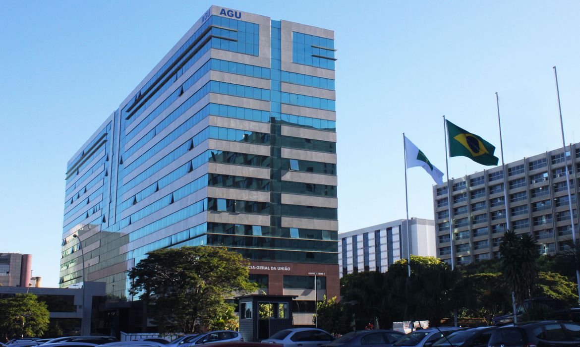 AGU apresenta recurso contra afastamento de conselheiro da Petrobras