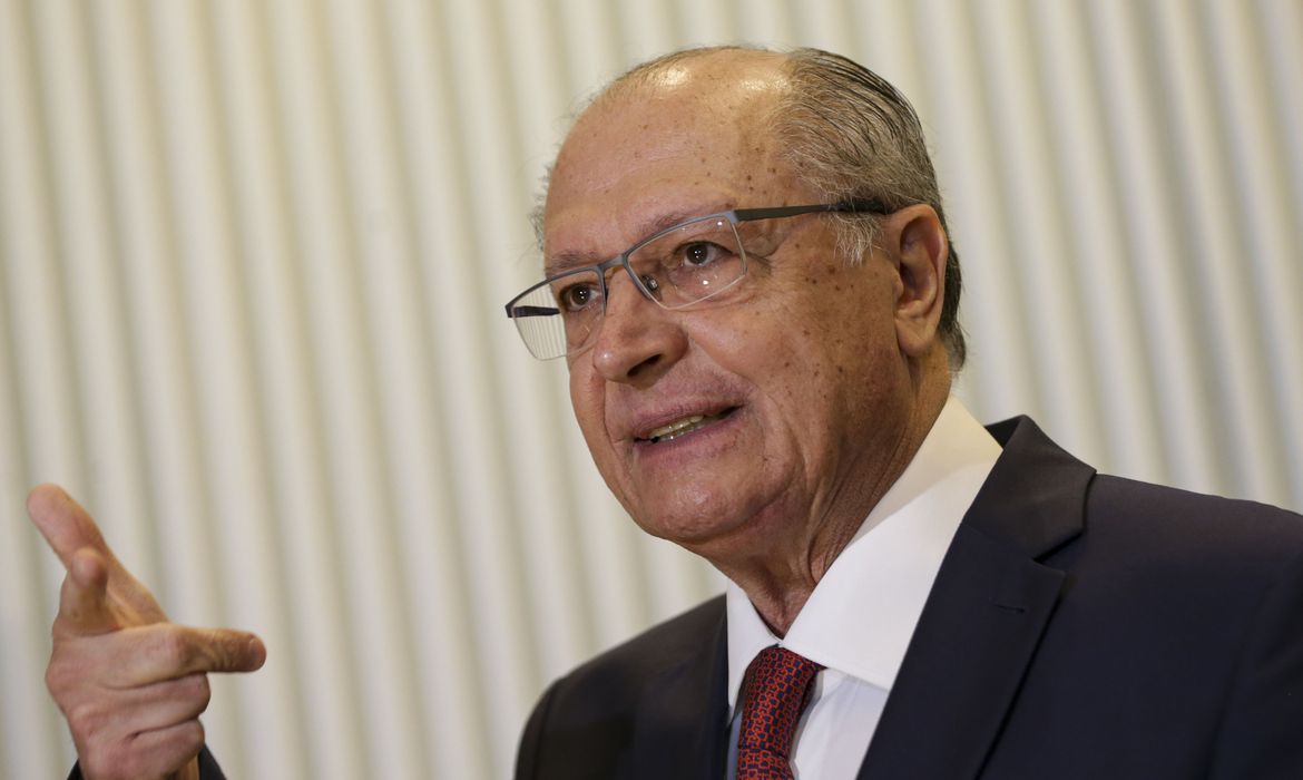 Alckmin se diz entusiasta da reforma tributária e aponta benefícios
