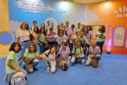 Alunos da Rede Municipal de Lauro de Freitas visitam a Bienal do Livro em Salvador