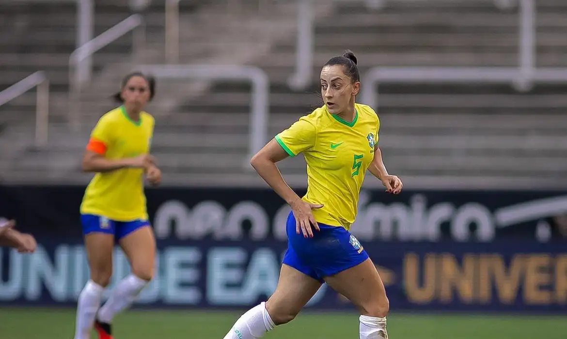 Atleta da seleção feminina de futebol é diagnosticada com Linfoma de Hodgkin