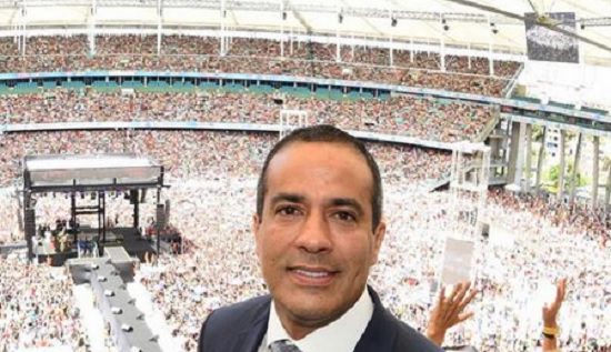 Bruno Reis participa de culto do bispo Bruno Leonardo na Fonte Nova
