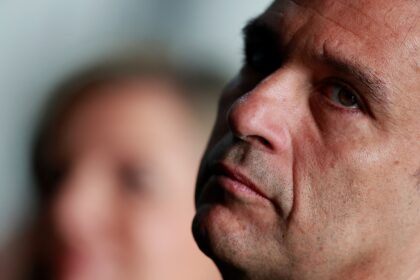 Campos Neto diz que dólar forte é problema, mas situação do Brasil tem sido melhor