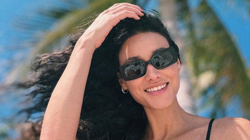 Débora Nascimento arrasa nas fotos de praia: "Pura perfeição"