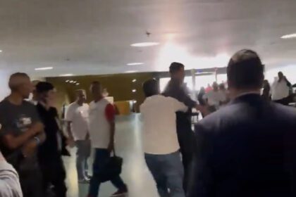 Glauber Braga (PSol) agride integrante do MBL na Câmara dos Deputados