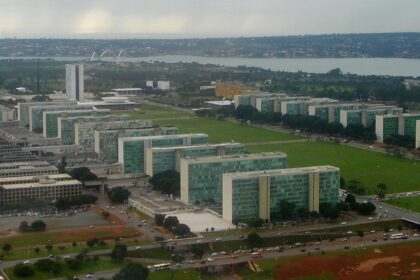 Governo reajusta em 52% auxílio-alimentação de servidores federais