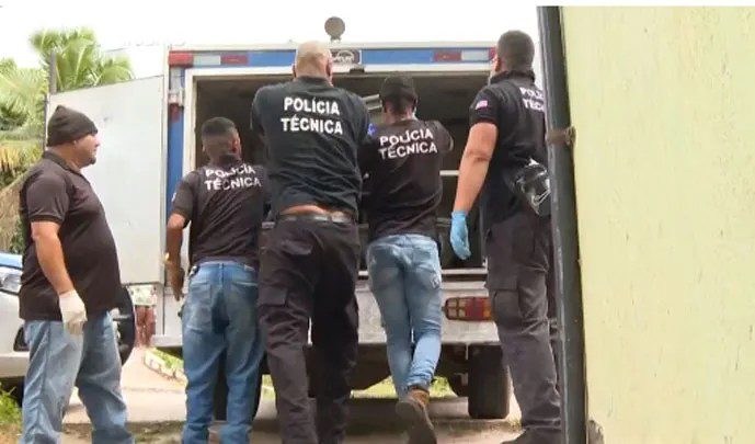 Homem corta mão da mãe após matá-la para sacar dinheiro