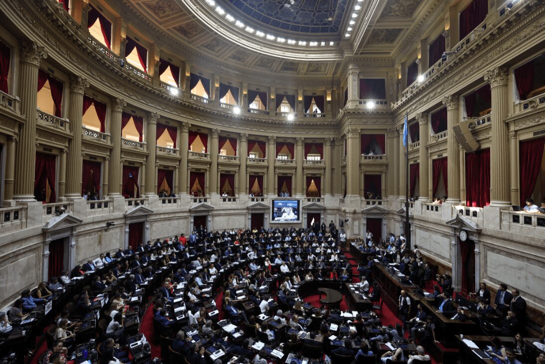 Javier Milei e Câmara da Argentina têm revanche hoje sobre megapacote