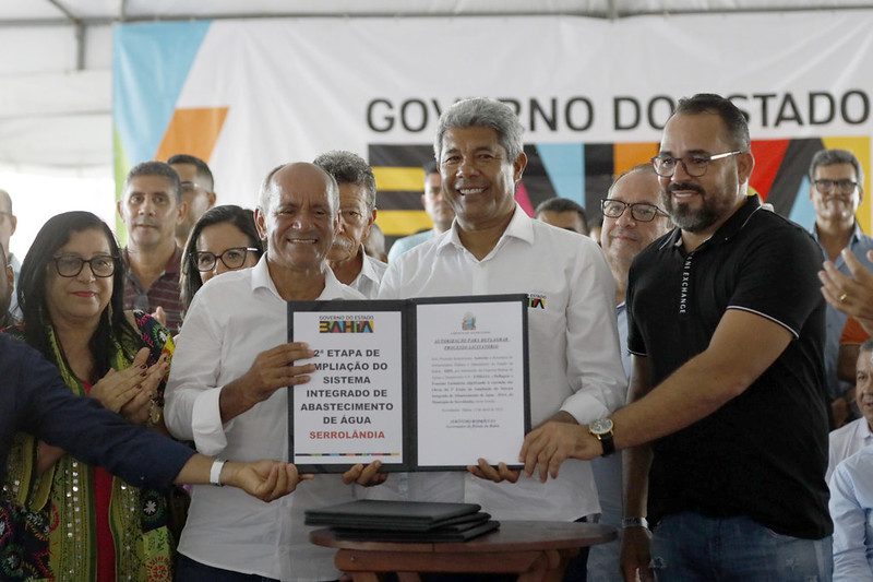 Jerônimo inaugura obras estruturantes e anuncia novos investimentos em Serrolândia