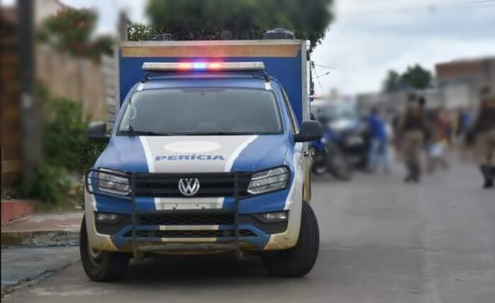 Jovem de 29 anos é assassinado a tiros em frente a casa, Camaçari