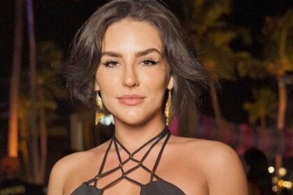 Kéfera mostra sua boa forma ao posar de biquíni