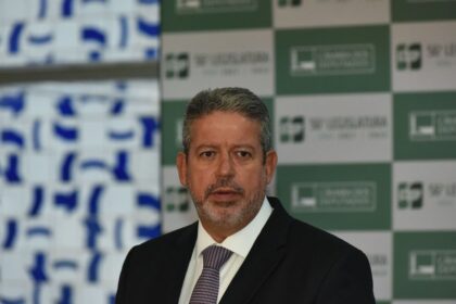 Lira sobe o tom e chama ministro da Articulação Política de "incompetente"