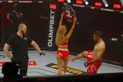 Lutador iraniano chuta "ring girl" em evento de MMA na Rússia