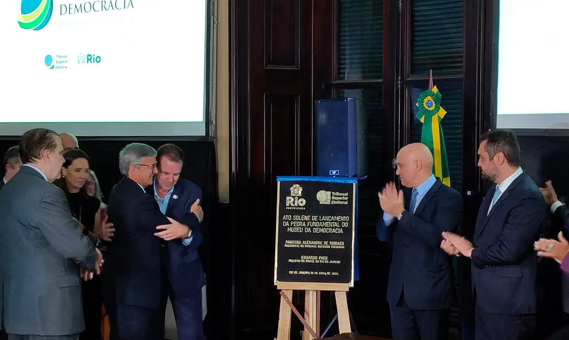Município do Rio e TSE lançam pedra fundamental do Museu da Democracia