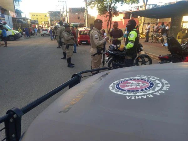 Mirantes de Periperi: ônibus e escola suspendem serviços após operação policial