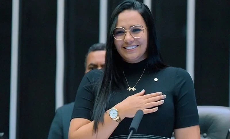 Polícia Civil do DF diz que deputada federal não era alvo de câmeras em apartamento