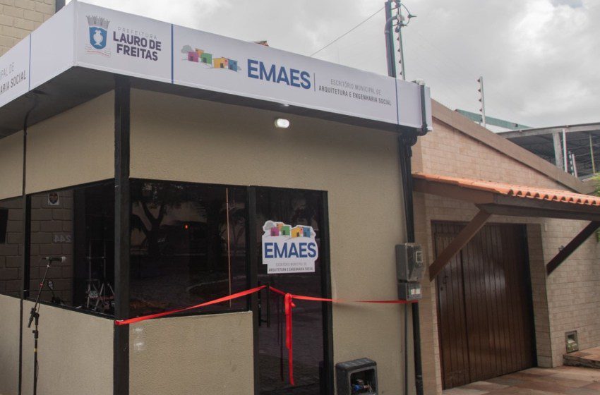 Prefeitura entrega EMEAS para auxiliar população de baixa renda a construir ou reformar em Lauro de Freitas