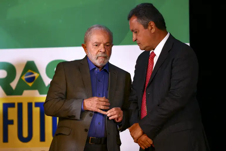 Rui Costa participa de reunião com Lula para discutir crise na Petrobras