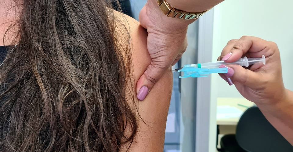 Dia D de vacinação contra a gripe neste sábado (13)