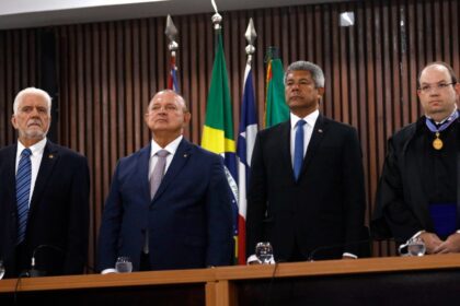 Maurício Kertzman assume como membro efetivo do TRE defendendo democracia