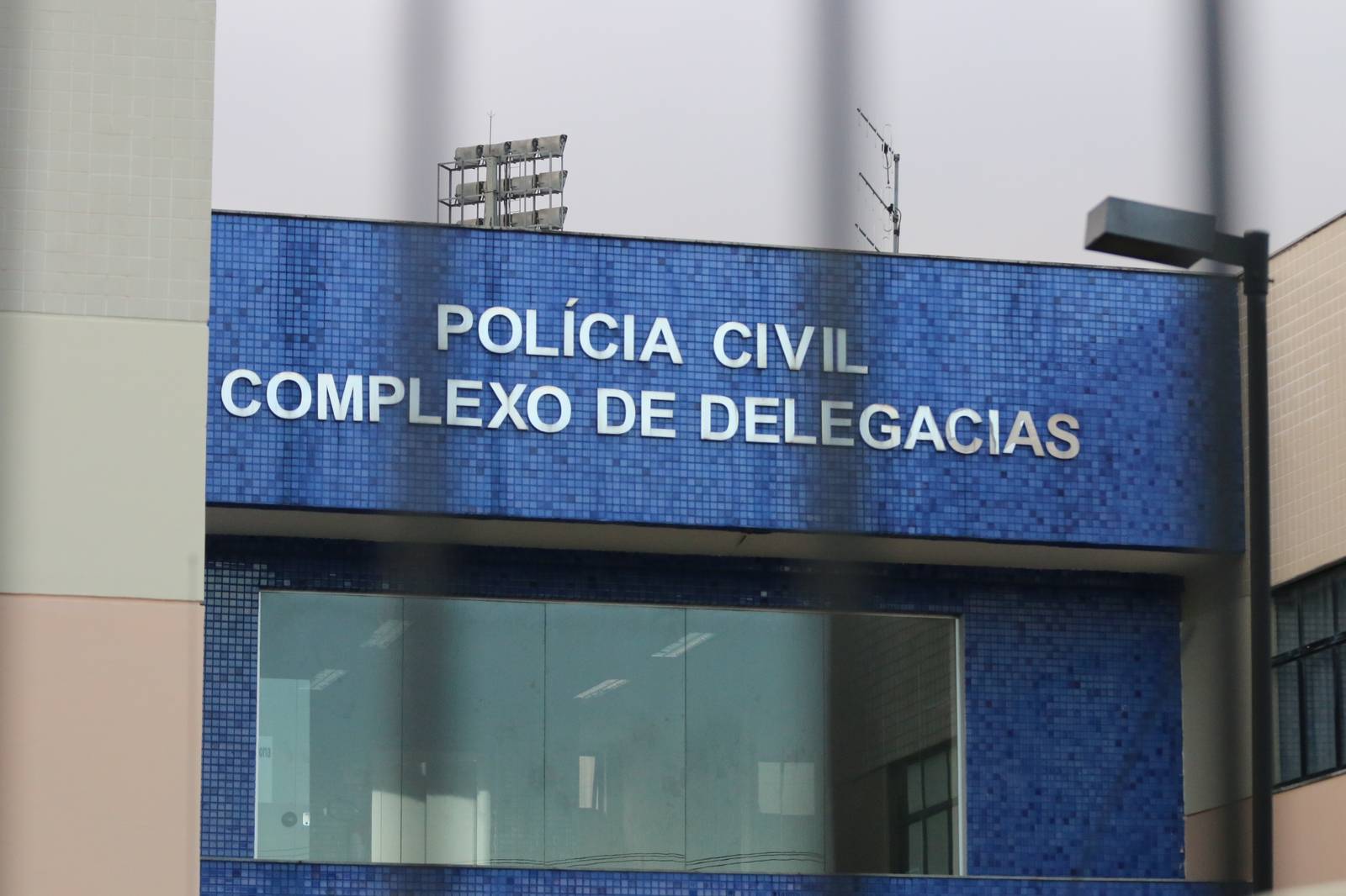 Homem preso por matar mulher e ferir duas pessoas em bar em Feira de Santana