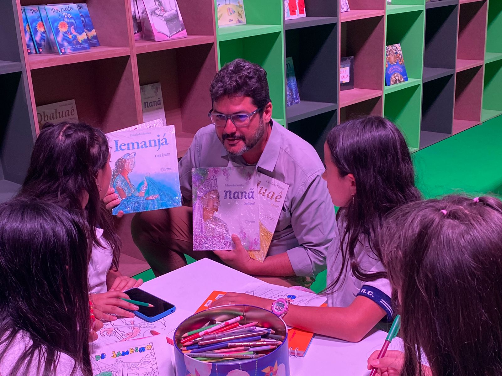 FPC integra delegação brasileira na Feira Internacional do Livro de Bogotá