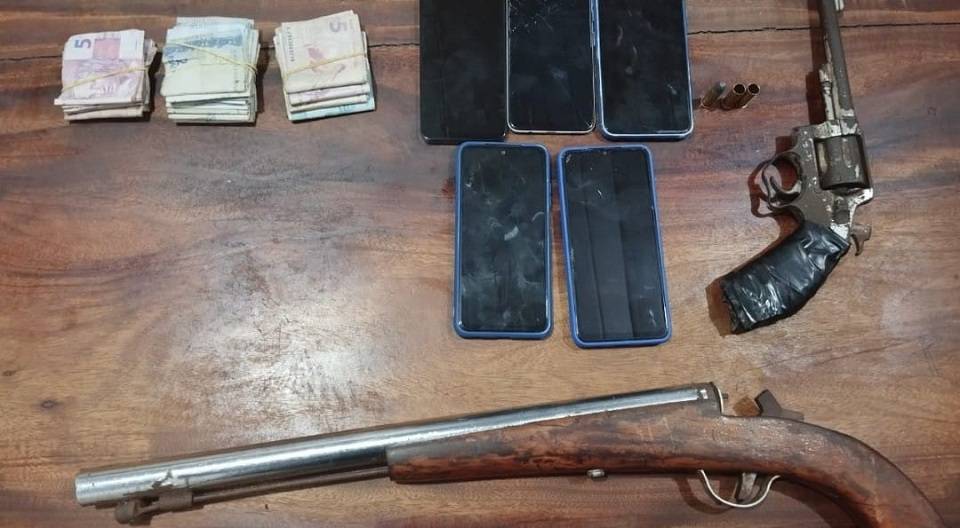 PM prende suspeito de roubo em posto de combustível na Bahia.