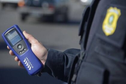 Homem embriagado e inabilitado detido após acidente na BR 116 em Vitória da Conquista
