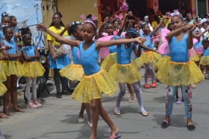 Inaugurado projeto social para crianças em Lauro de Freitas