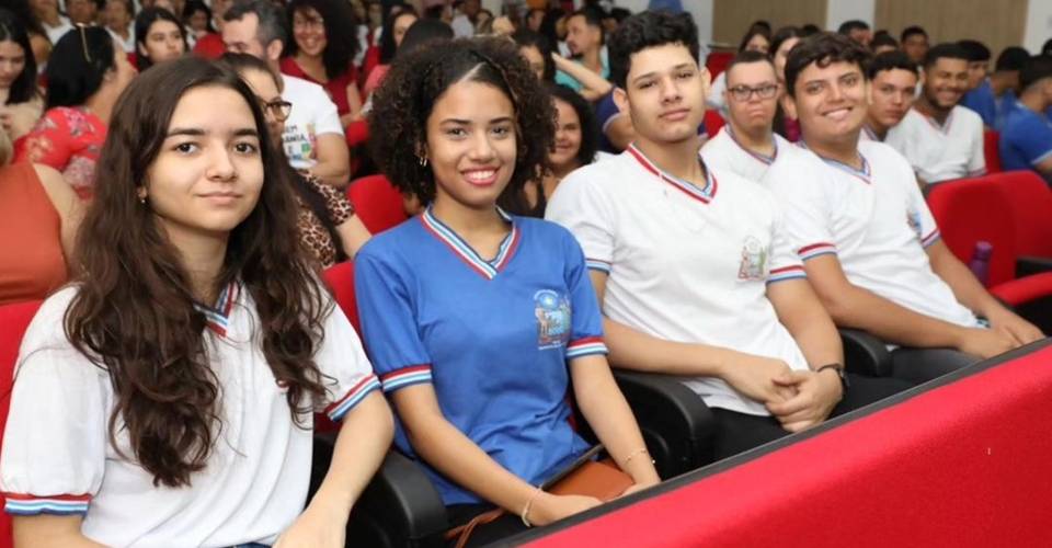 Pagamento da segunda parcela do Pé-de-Meia inicia quinta-feira (25)