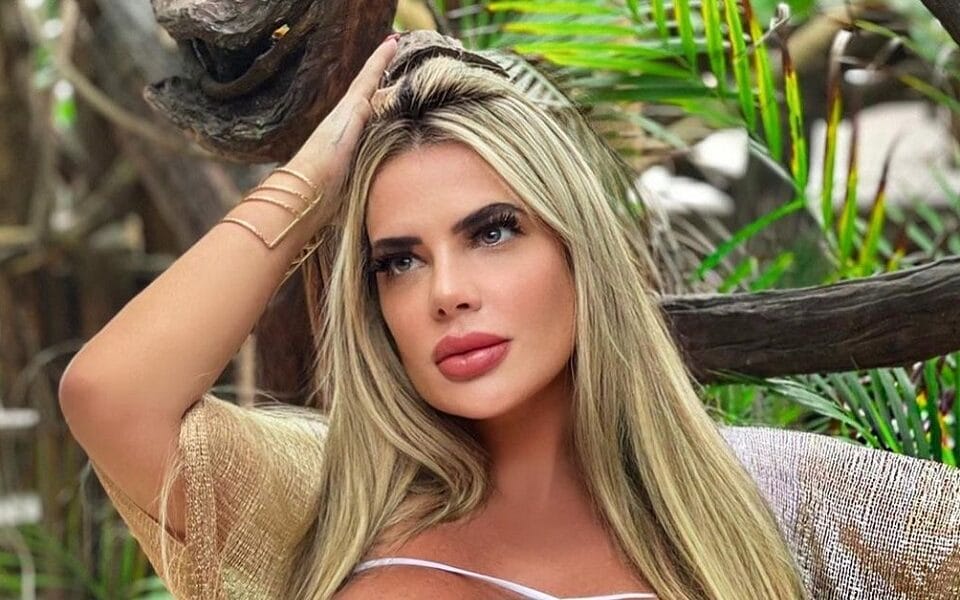 Denise Rocha enlouquece seus seguidores com biquíni