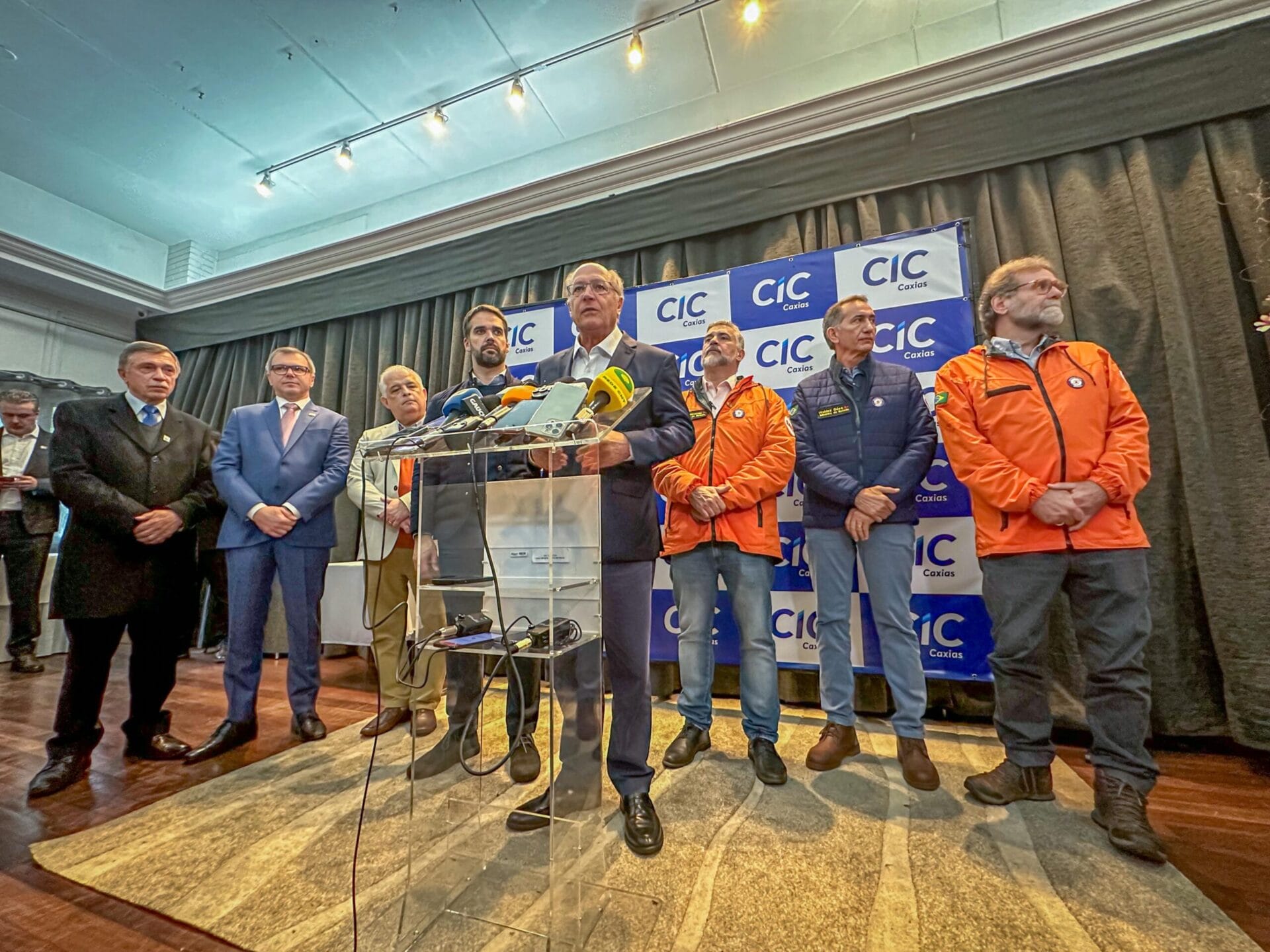 Alckmin anuncia linha de crédito de R$15 bilhões para grandes empresas no RS
