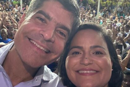 ACM Neto lança pré-candidatura de Débora Régis em Lauro de Freitas