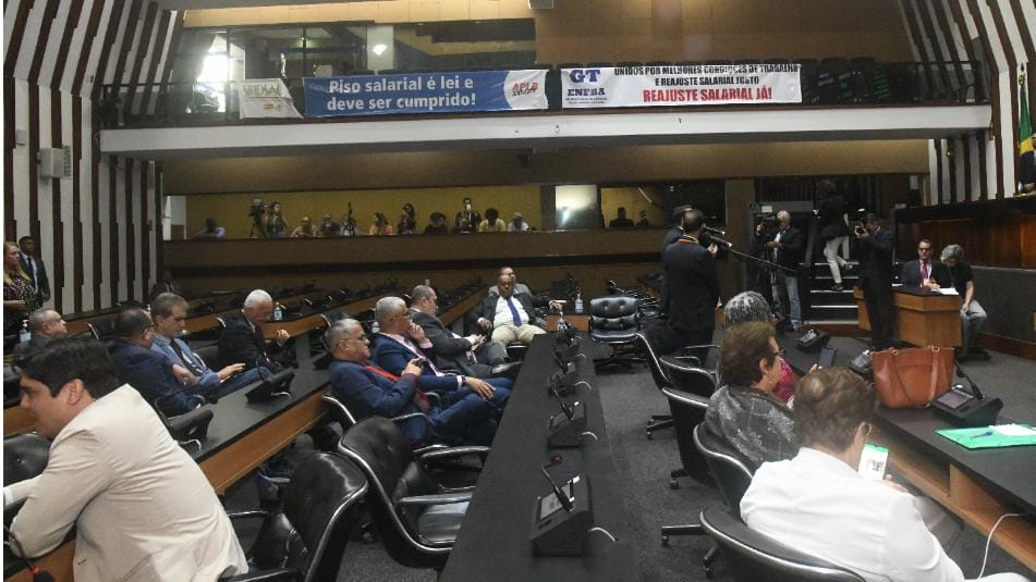 APLB critica aprovação de reajuste de 5,69% para professores estaduais, mas não fala em greve