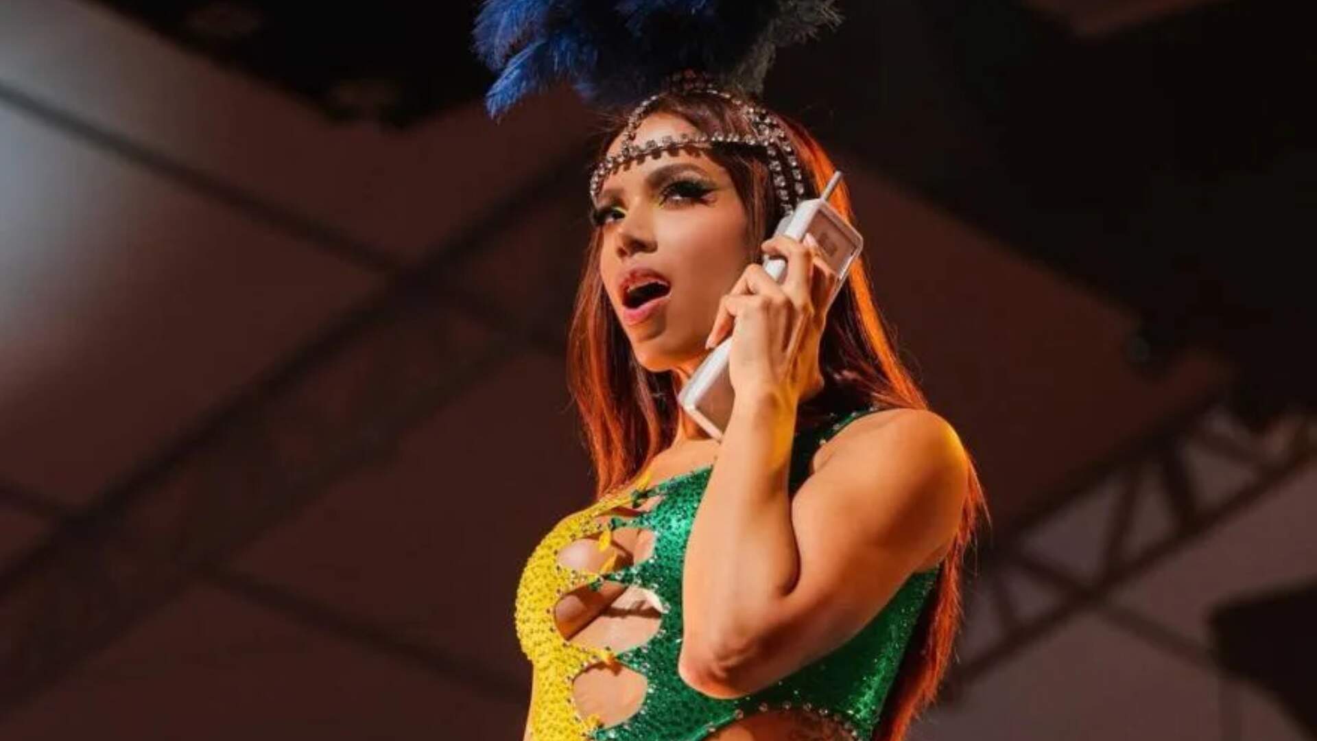 Anitta relembra auge da carreira e revela sua infelicidade