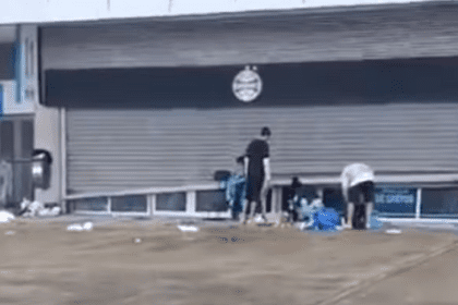 Inundada pelo Rio Guaíba, Arena do Grêmio é saqueada em Porto Alegre