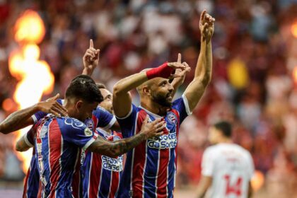 Bahia vence Bragantino e segue na vice-liderança do Brasileirão