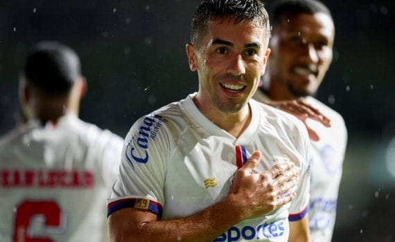Fora de casa, Bahia vence o Criciúma-SC por 2 a 0 e avança na Copa do Brasil