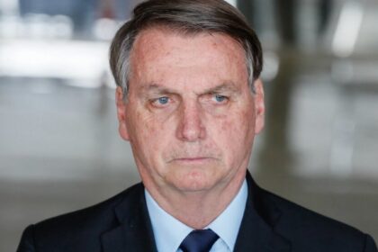Bolsonaro é levado a SP para tratar erisipela e obstrução intestinal