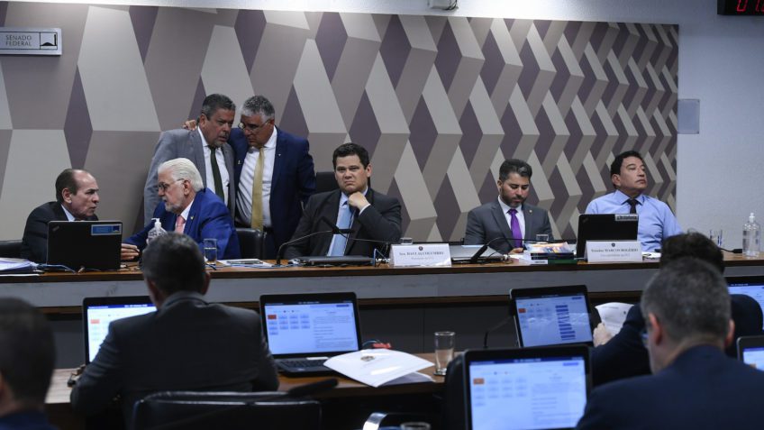 CCJ do Senado aprova aumento de cotas raciais para concurso público