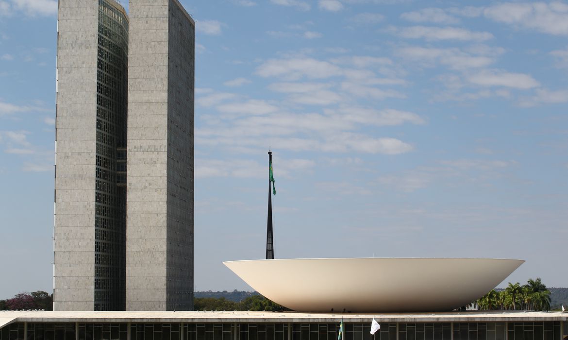 Congresso derruba veto de Lula e consegue R$ 3,6 bilhões de emendas
