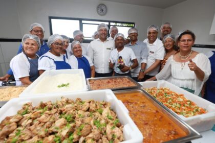 Com foco social, Jerônimo intensifica ações contra fome e acesso à água no estado.