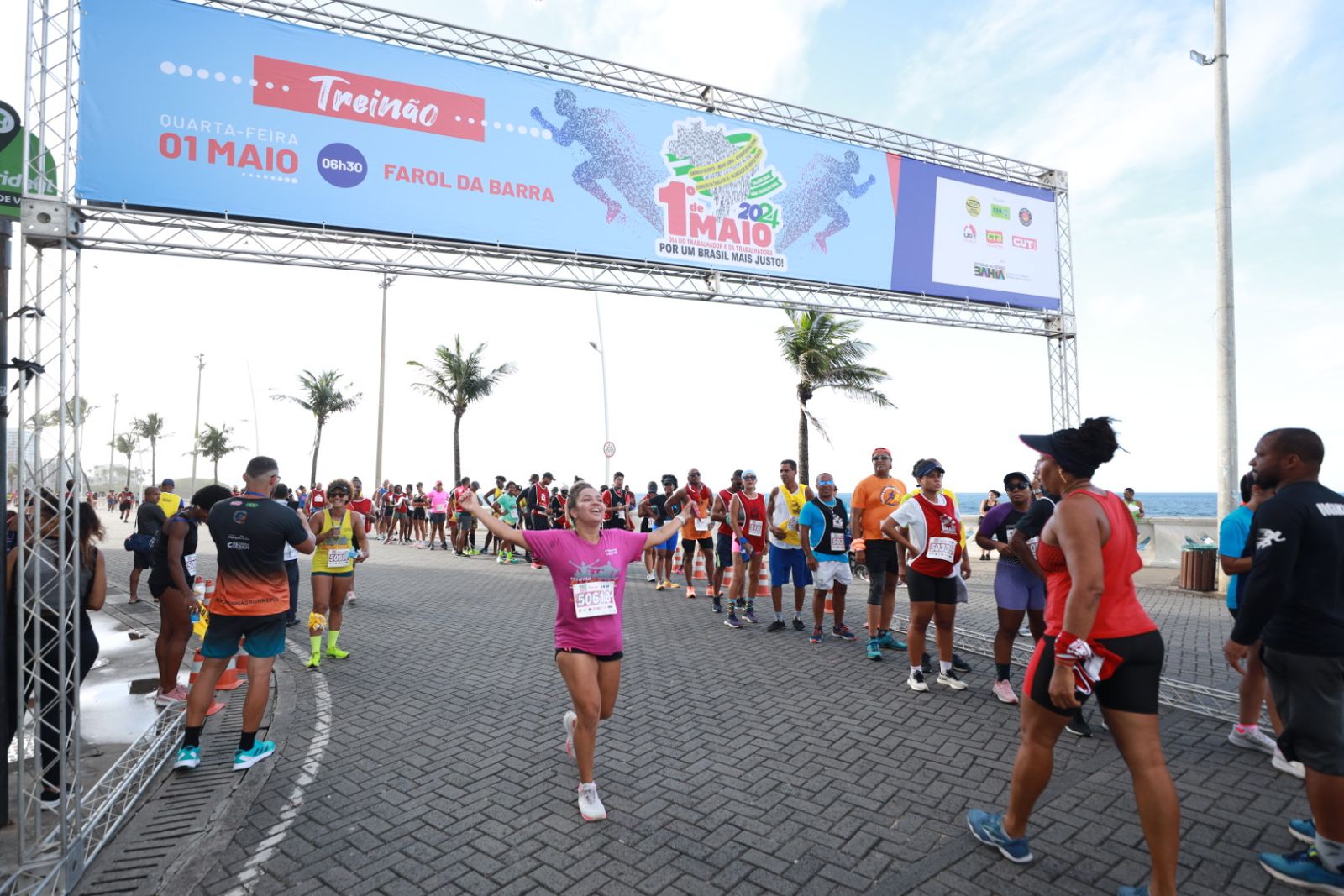 Estado oferece serviços em homenagem aos trabalhadores no Farol da Barra