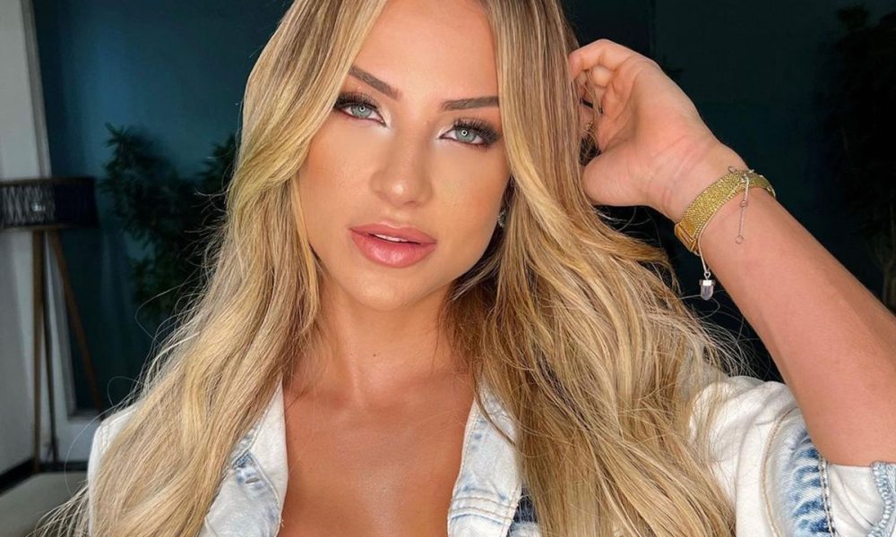 Gabi Martins ousa com look ousado e mostra marquinha sem nada por baixo
