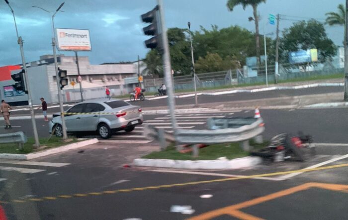 Grave acidente deixa um morto e um ferido na Avenida Jorge Amado em Camaçari