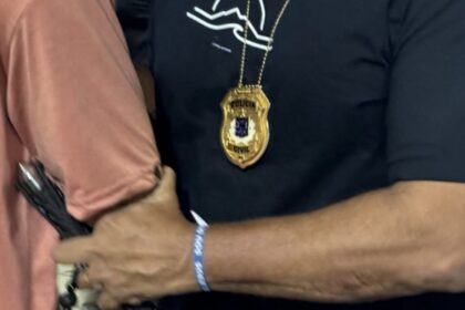 Homem é preso por ameaçar e desacatar juíza durante audiência em fórum de São Sebastião do Passé