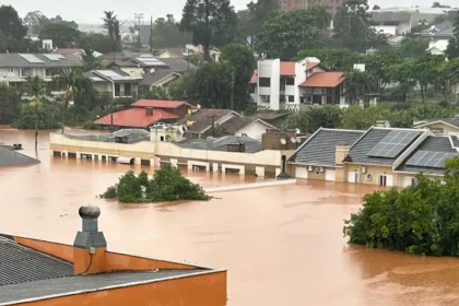 Lula garante verba para reconstrução de estradas no Rio Grande do Sul